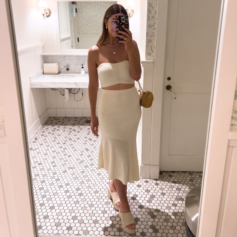 Revolve Ivory Ruffle Set - Picture 1 of 1